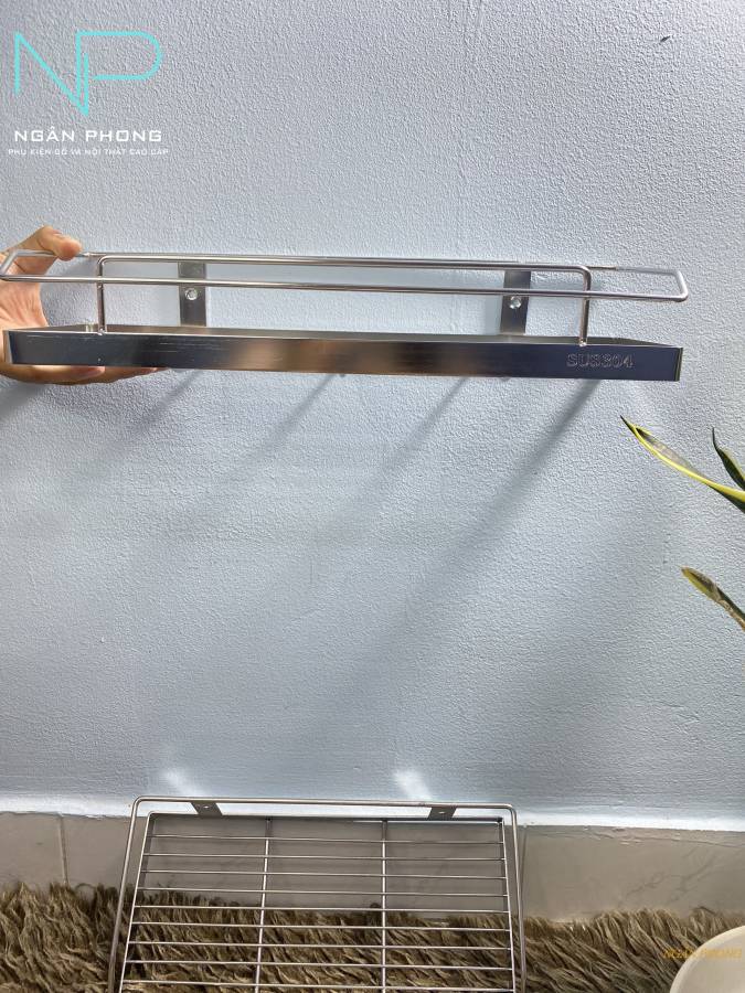 KỆ GIA VỊ GẮN TƯỜNG INOX 304-60 CM
